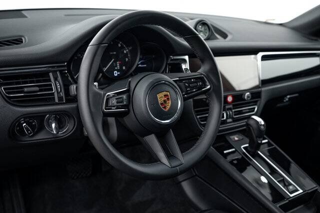 2026 Macan picture #14