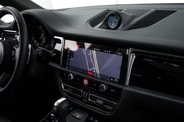 2026 Macan picture #14