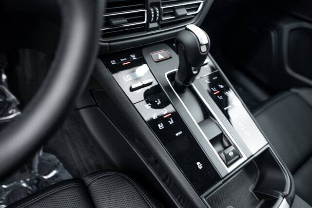 2026 Macan picture #15