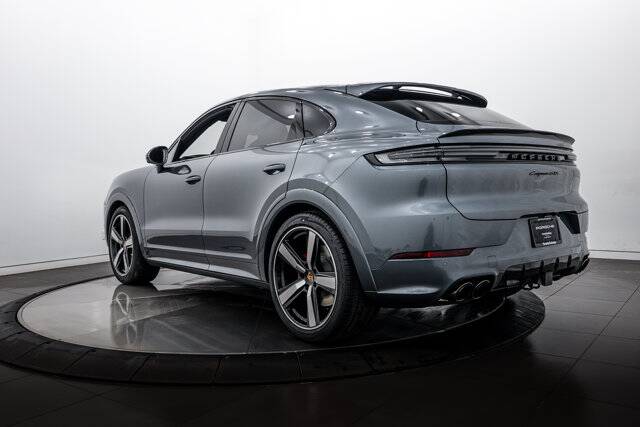 2026 Cayenne GTS picture #3