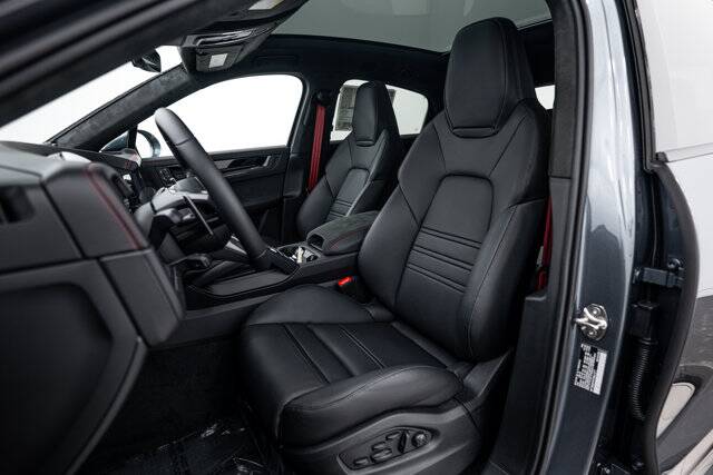 2026 Cayenne GTS picture #5