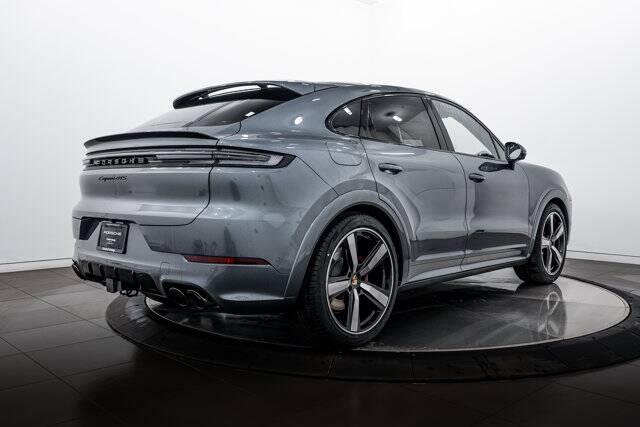 2026 Cayenne GTS picture #7