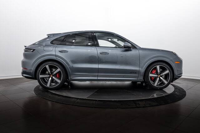 2026 Cayenne GTS picture #8