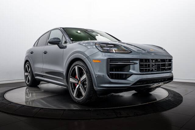 2026 Cayenne GTS picture #9