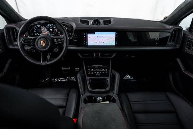2026 Cayenne GTS picture #12