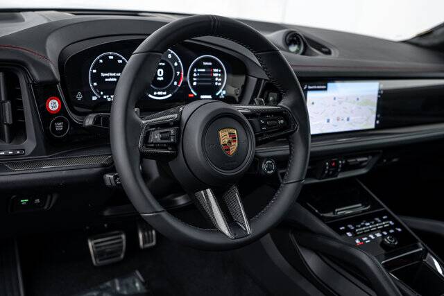 2026 Cayenne GTS picture #15