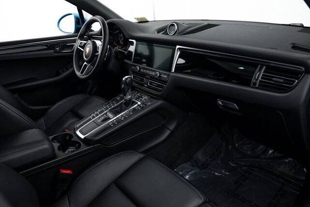 2019 Macan picture #12