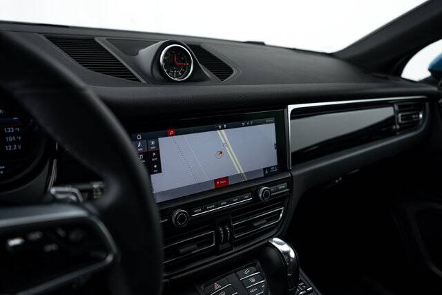 2019 Macan picture #14