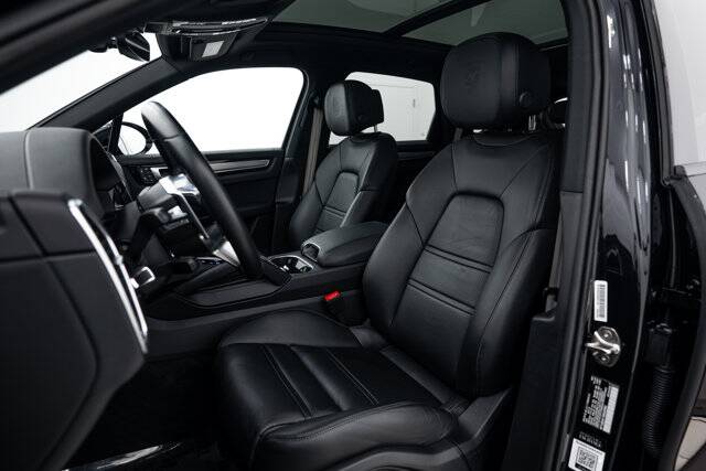 2022 Cayenne S Platinum Edition picture #5