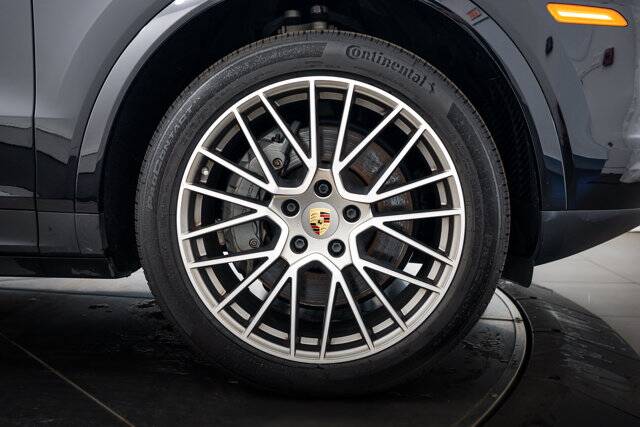 2022 Cayenne S Platinum Edition picture #11