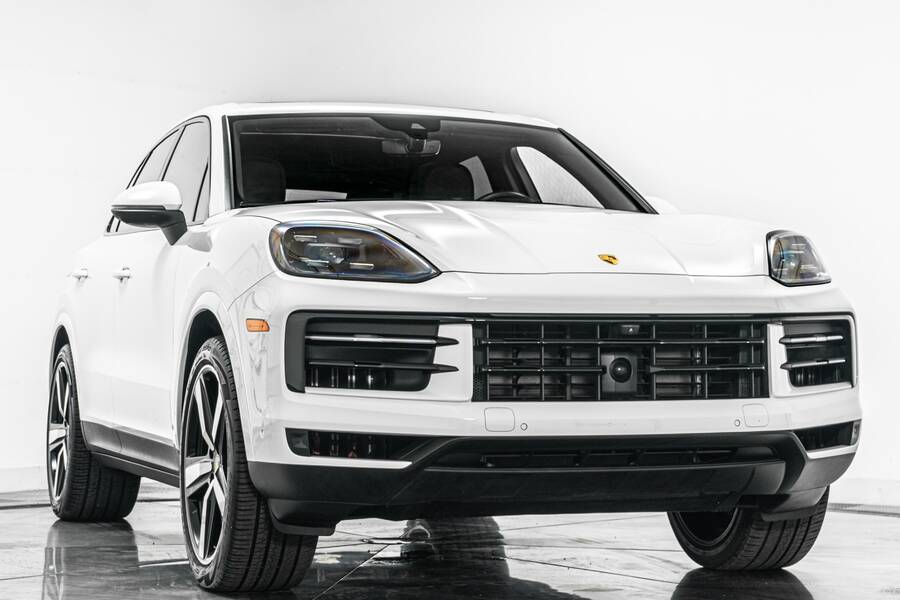 2024 Cayenne -Premium Package Plus, 22 Inch Wheels picture #2