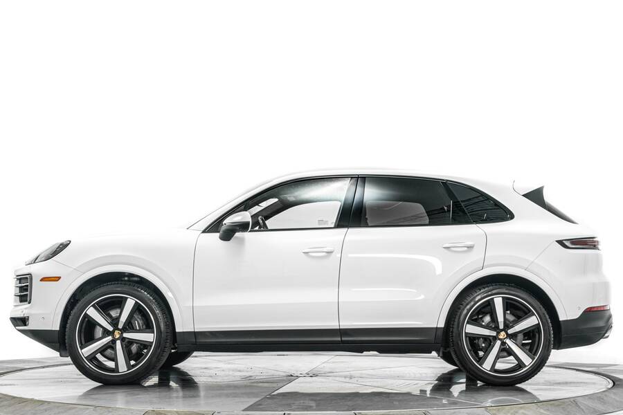 2024 Cayenne -Premium Package Plus, 22 Inch Wheels picture #5