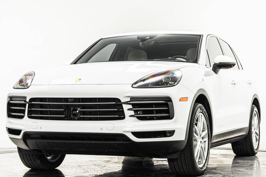 2023 Cayenne -Premium Package Plus, Bose Audio, Panoramic Roof picture #4