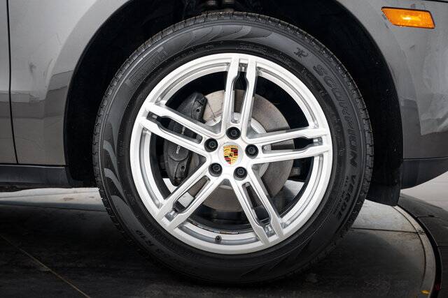 2018 Macan picture #11