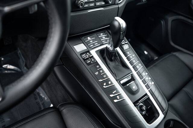 2018 Macan picture #12
