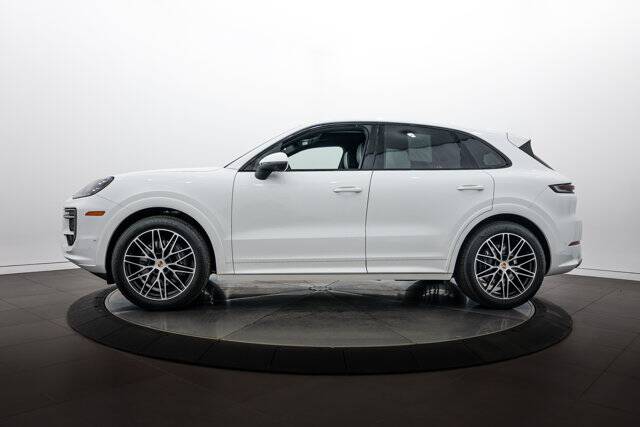 2026 Cayenne picture #2
