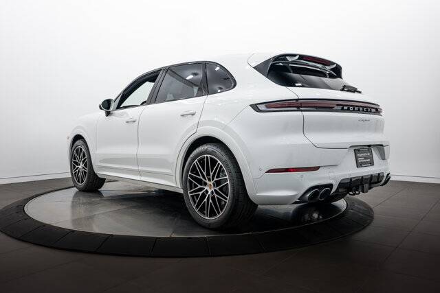 2026 Cayenne picture #3