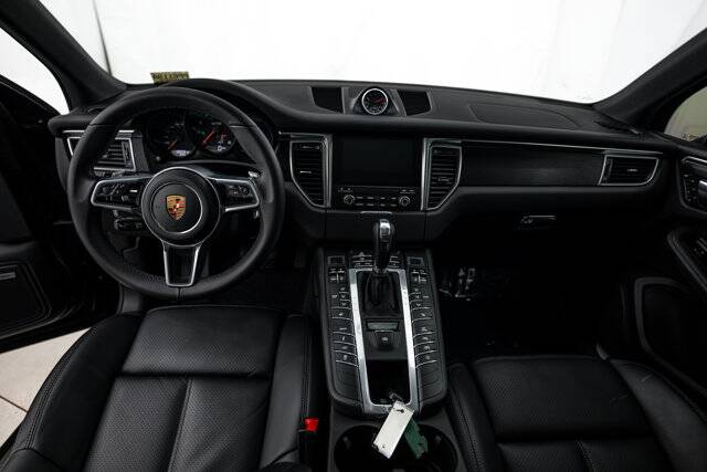 2018 Macan GTS picture #12