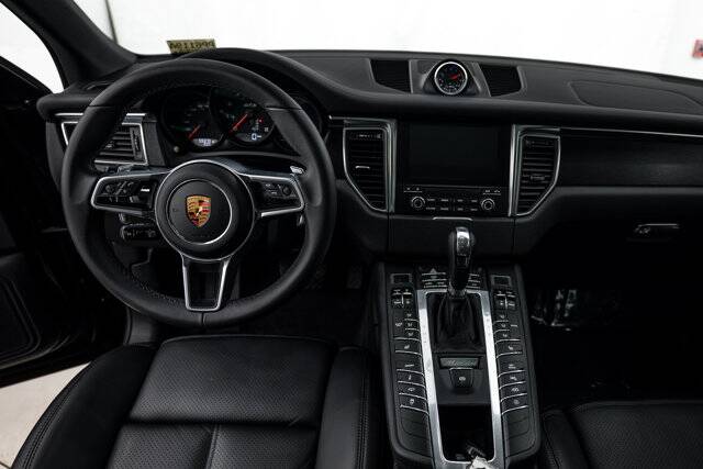 2018 Macan GTS picture #13
