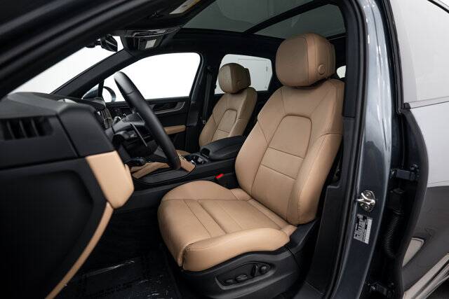 2026 Cayenne picture #5