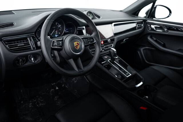 2026 Macan picture #4