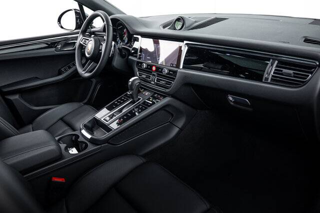 2026 Macan picture #12