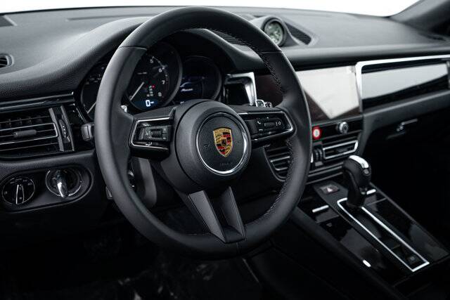2026 Macan picture #15