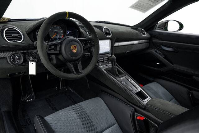 2023 718 Cayman GT4 RS picture #4