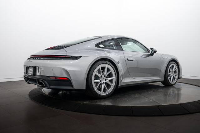 2025 911 Carrera picture #7