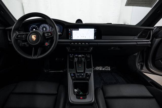 2025 911 Carrera picture #12