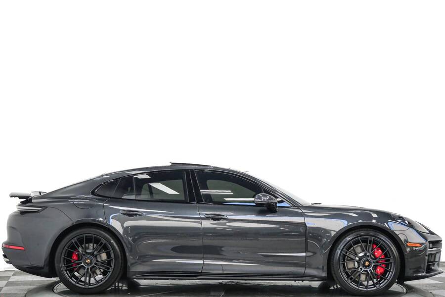 2026 Panamera GTS -Premium Package, Assistance Package picture #1