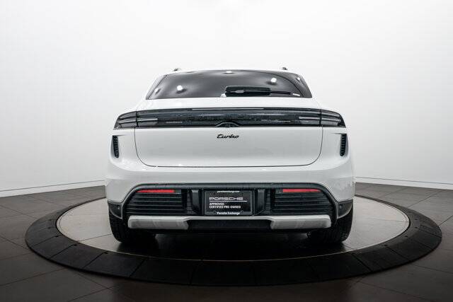 2025 Macan Electric Turbo picture #6
