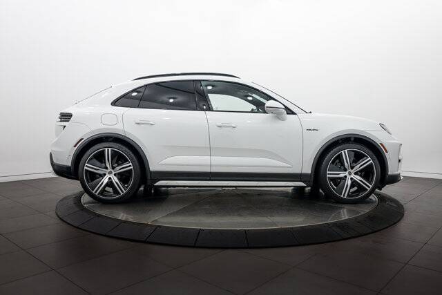 2025 Macan Electric Turbo picture #8