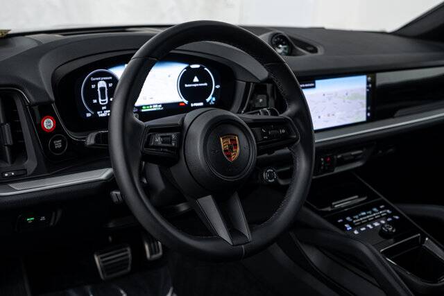 2025 Cayenne S E-Hybrid picture #13