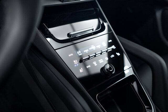 2025 Cayenne S E-Hybrid picture #14