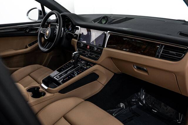 2026 Macan picture #12