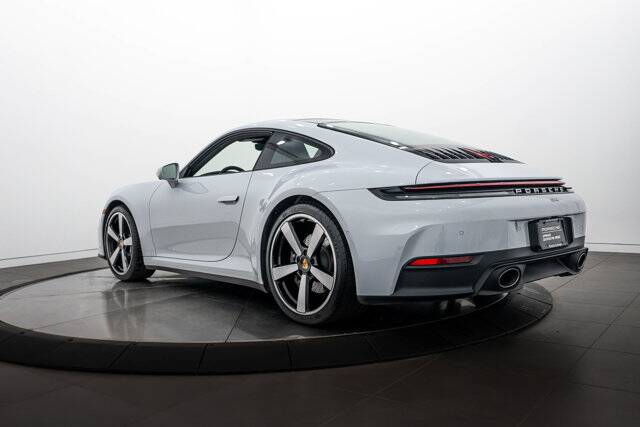 2025 911 Carrera picture #3