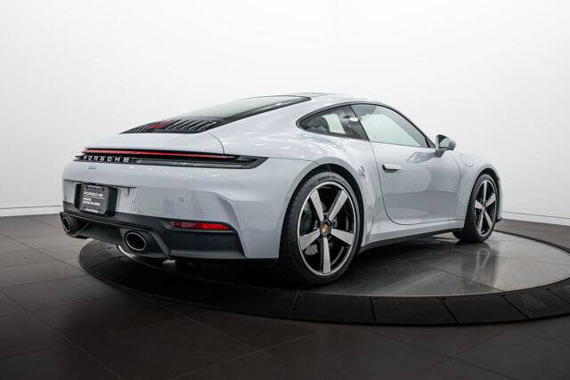 2025 911 Carrera picture #7