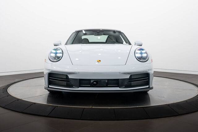 2025 911 Carrera picture #10