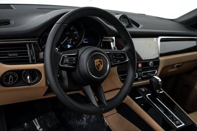 2026 Macan picture #14