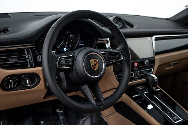 2026 Macan picture #13