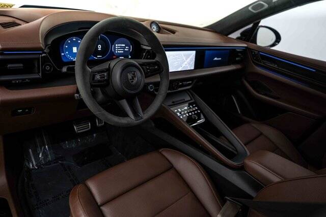 2024 Macan Electric Turbo picture #4