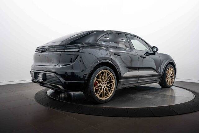 2024 Macan Electric Turbo picture #7
