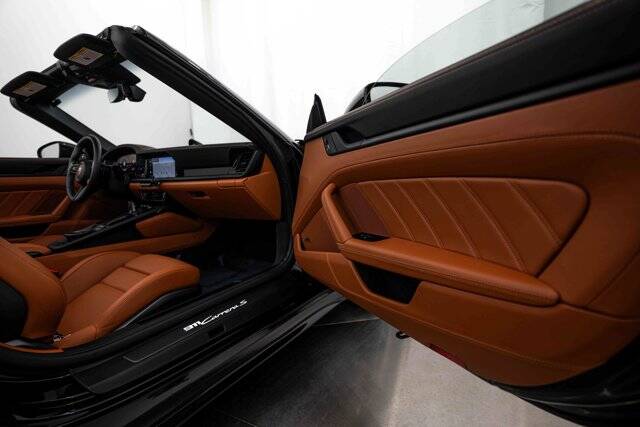 2026 911 Carrera S picture #11