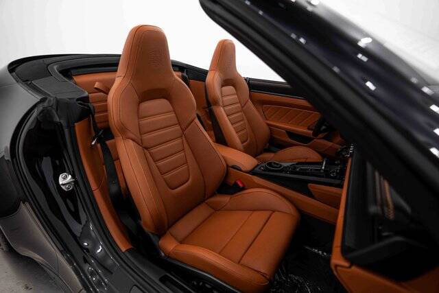 2026 911 Carrera S picture #12