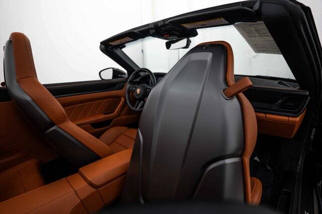 2026 911 Carrera S picture #14