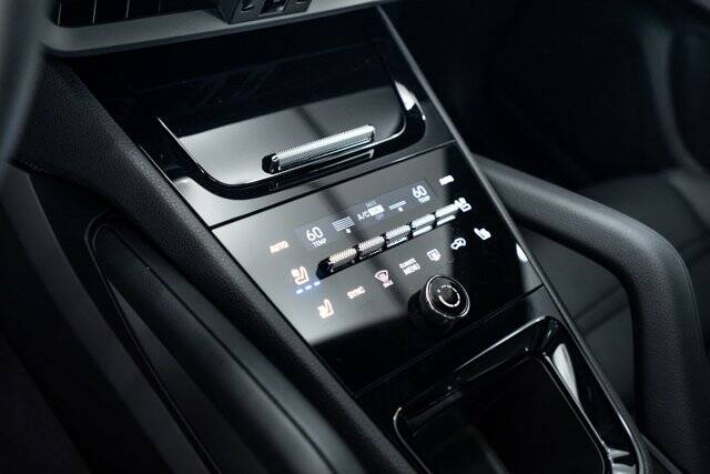 2026 Cayenne picture #14