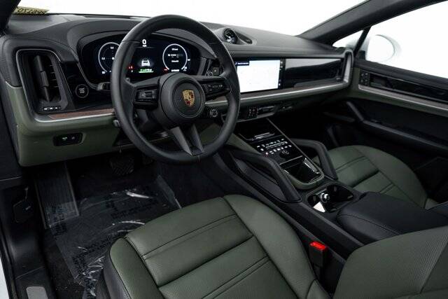 2025 Cayenne E-Hybrid Coupe picture #4