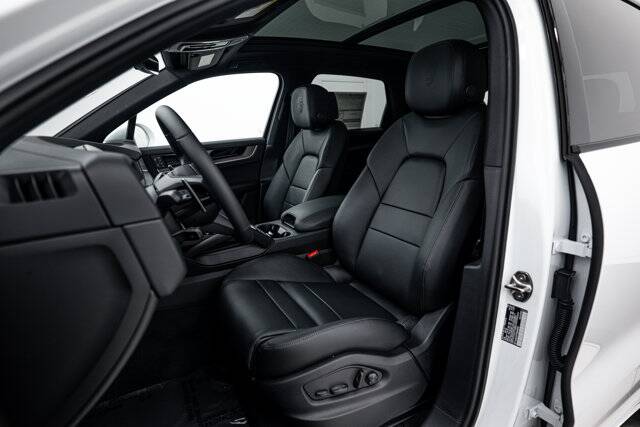 2026 Cayenne picture #5