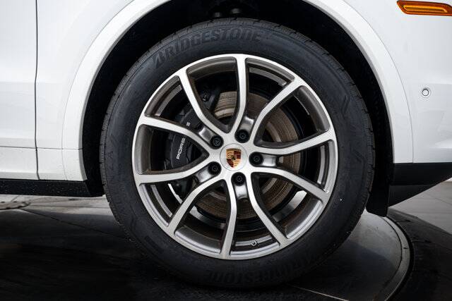 2026 Cayenne picture #11